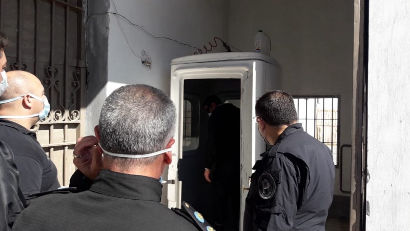 Instalaron un arco sanitario en el ingreso a la Unidad 2